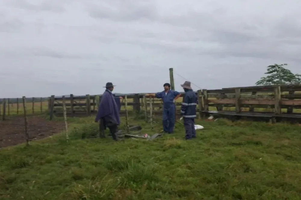 Técnicos en sanidad animal conversan con productores en zona de Tranqueras, en Rivera
