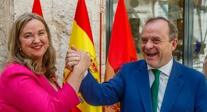 La candidata del PP por Burgos Cristina Ayala, y el de Vox, Fernando Martínez-Acitores