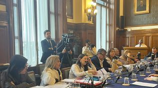 Senadores de la Comisión de Hacienda escuchan a los damnificados de Conexión Ganadera