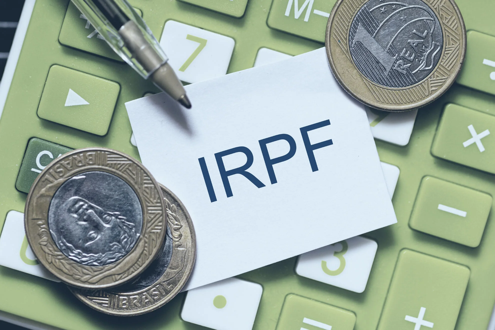 Descubre todas las personas que deberán pagar IRPF con la subida del salario mínimo en España.