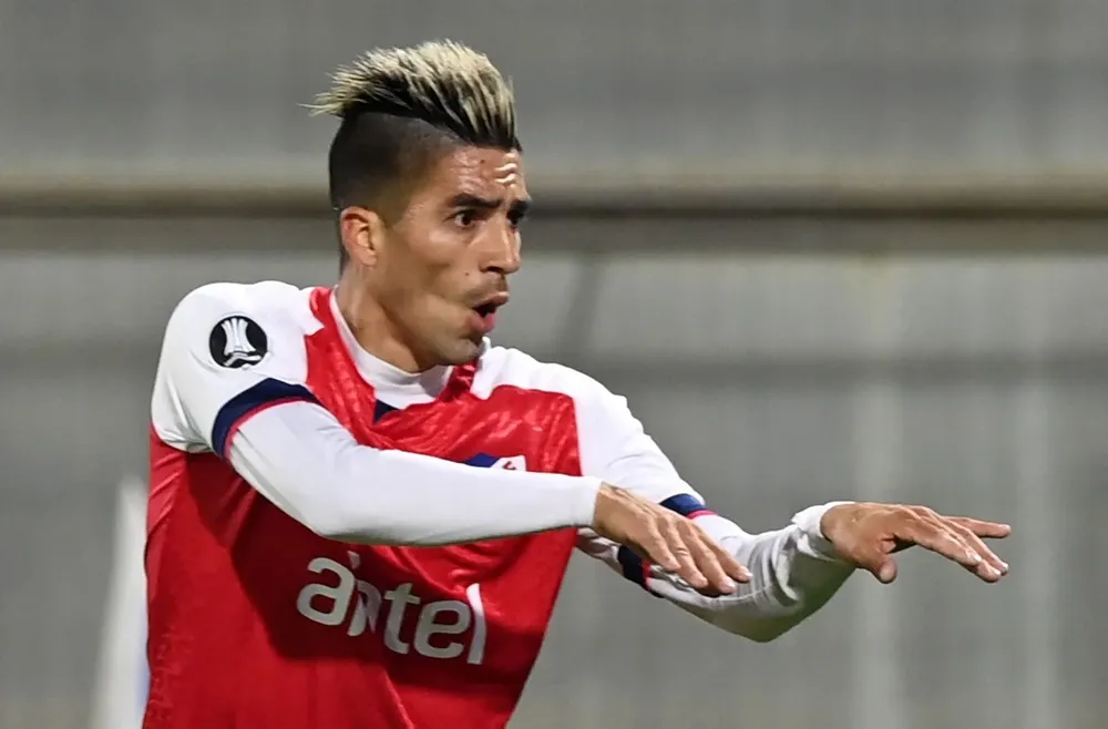 Leandro Fernández festeja su gol frente a Católica