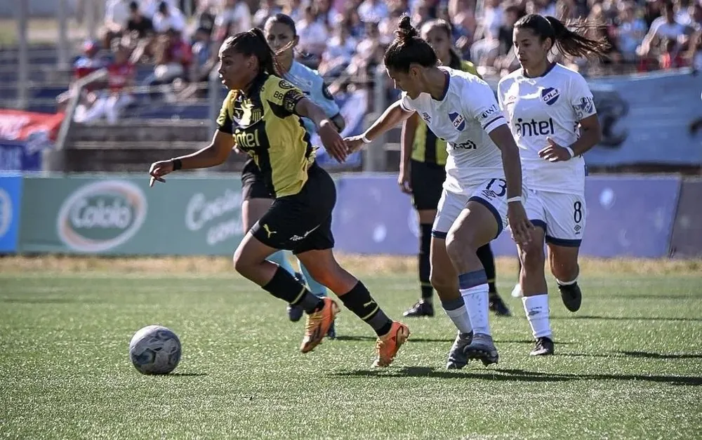 Nacional y Peñarol empiezan a definir el Uruguayo femenino