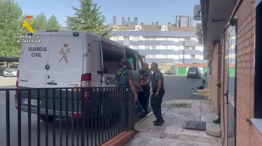 La Guardia Civil continúa la investigacion para dar con los responsables de los incendios forestales en España.