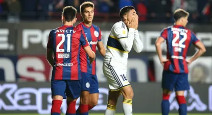 El uruguayo Miguel Merentiel lamenta una chance malograda