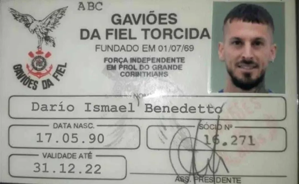 El carnet de socio de Benedetto que subió la cuenta de Corinthians