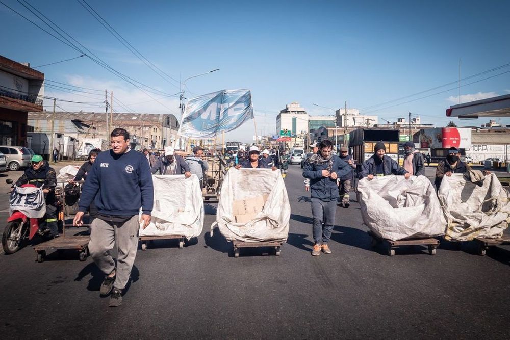 Marcha-Federacion-de-cartoneros-foto-Agustin-Daria-Poncio-Cooperativa-La-Esperanza-2-1024x683-1