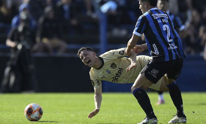 Martín Rea de Liverpool le hace falta a Leonardo Fernández de Peñarol por el Torneo Clausura