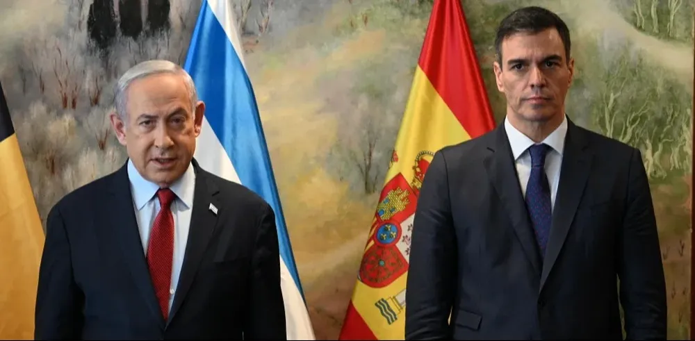 EL primer ministro de Israel, Benjamin Netanyahu, junto a su homólogo español, Pedro Sánchez.