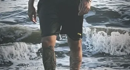 Nicolás Schiappacasse mostró todos sus trucos con la pelota en la playa