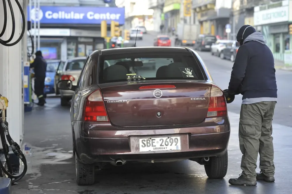 Carga de combustible en una estación de servicio