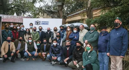 Cabañeros y rematadores realizaron la presentación en la Sala de Conferencias con los cuidados correspondientes a la emergencia sanitaria.