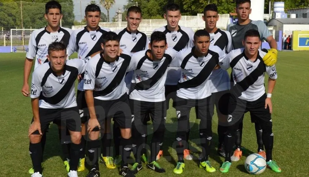 La franja dedicó el título con ironía: si se precisa alguna final acá estamos...