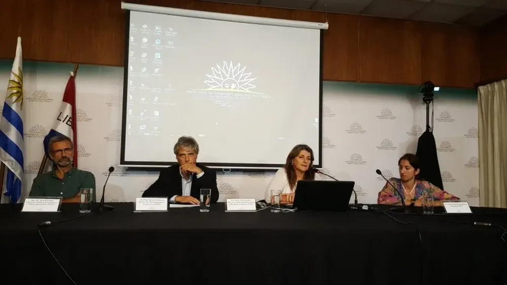 José Bervejillo, Marcelo Guinovart, María Nela González y Laura Piedrabuena.