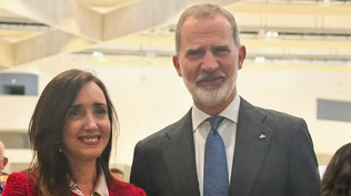 Victoria Villarruel y el Rey Felipe VI