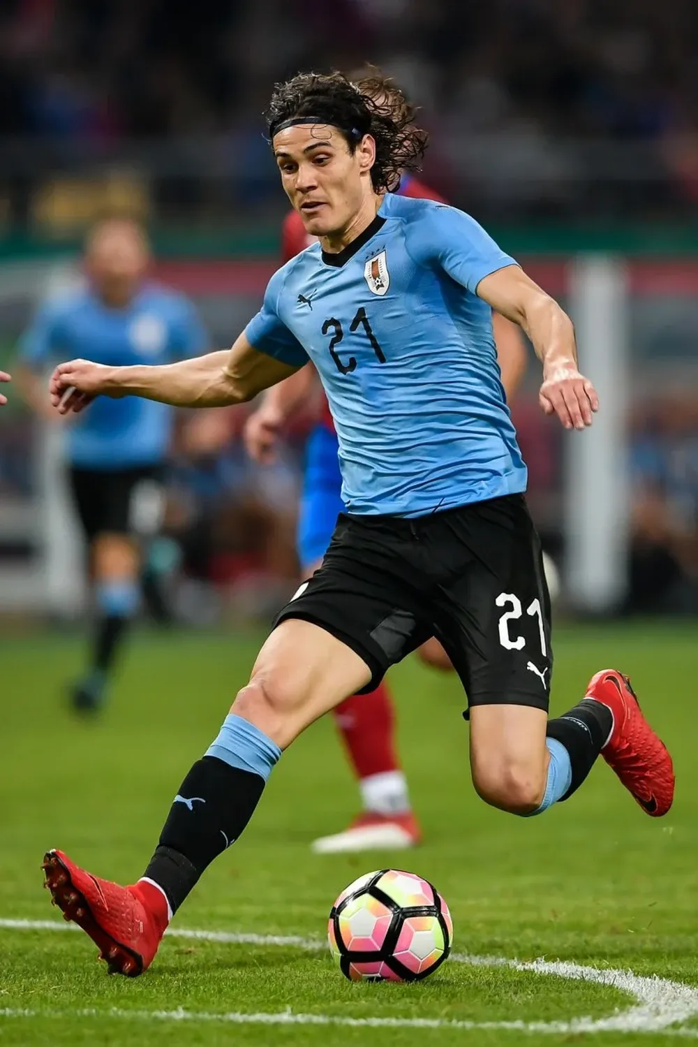Edinson Cavani llegó a su gol número 41 con Uruguay en la China Cup