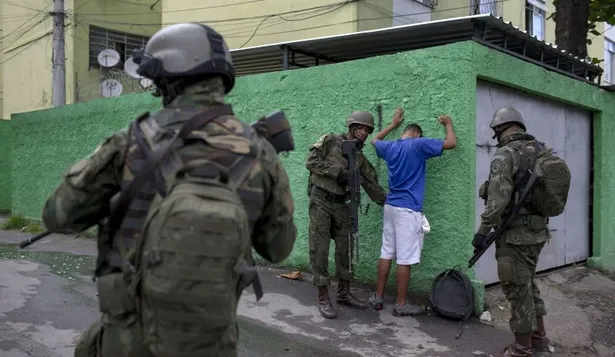 Seguridad en manos de los militares: Temer ordenó la intervención del ejército en Río