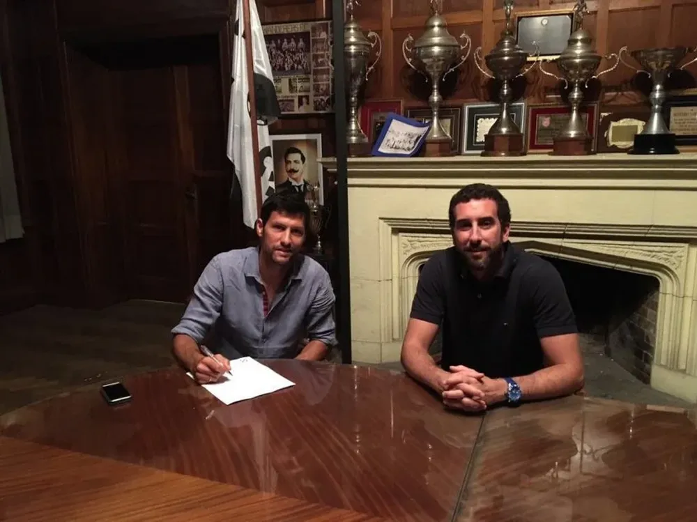 Ignacio González renovó contrato