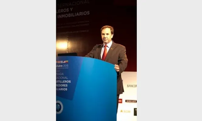 Mario Stefanoli en una disertación en el año 2014