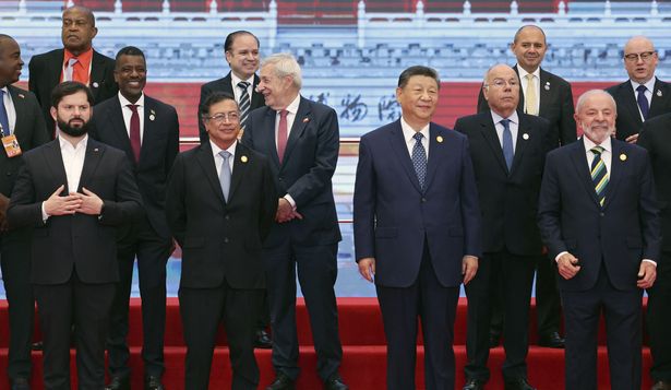 Xi Jinping con Boric, Petro y Lula durante el último Foro China-Celac.