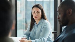 IE University lanza becas gratuitas en un programa de liderazgo para profesionales con discapacidad