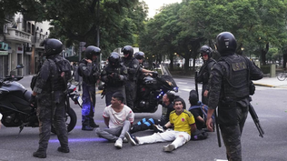 La jueza Karina Andrade liberó a 114 personas detenidas el día de ayer tras una protesta en el Congreso
