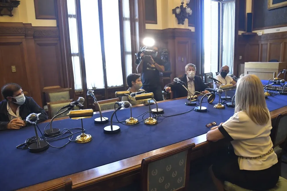 Integrantes de la Comisión Nacional Pro Referéndum se reunieron este lunes con Argimón