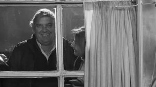 Álvaro Mangino en el set de La sociedad de la nieve