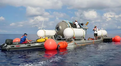 no hay capsula de escape: como es viajar a bordo del submarino titan que se perdio camino al titanic