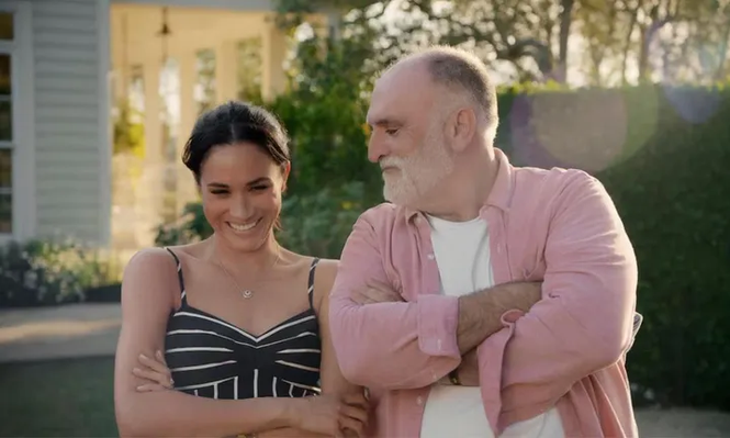 Meghan Markle y el chef José Andrés durante la grabación de Con amor, Meghan.