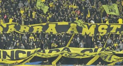 Hinchada de Peñarol el día del partido ante City Torque en el Estadio