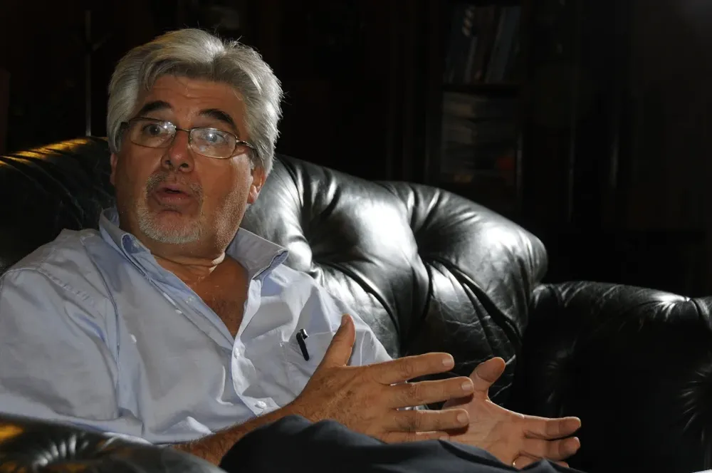 El ministro Aguerre nombró al nuevo presidente del Inale