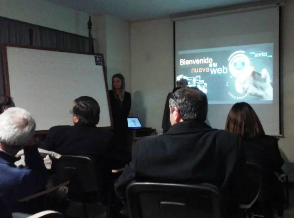 La presentación de la página web ante socios y directivos en Anrtci