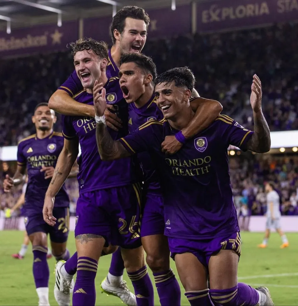 Facundo Torres celebra uno de sus dos goles para Orlando City de este fin de semana que pasó
