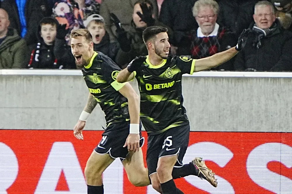 El festejo de Coates por su tanto ante Midtjylland