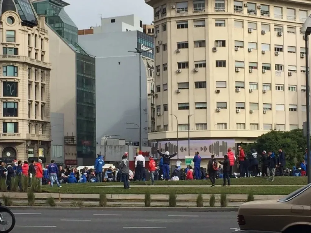 Hinchas de Nacional en el obelisco de Buenos Aires