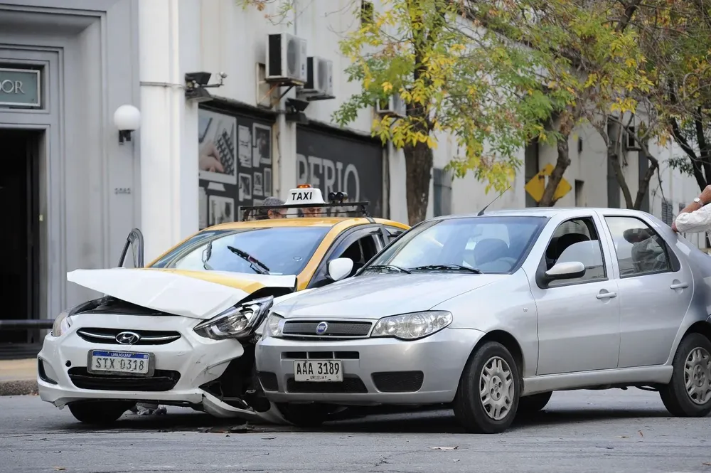 Los chapistas están desbordados porque no tienen repuestos para avanzar con las reparaciones.