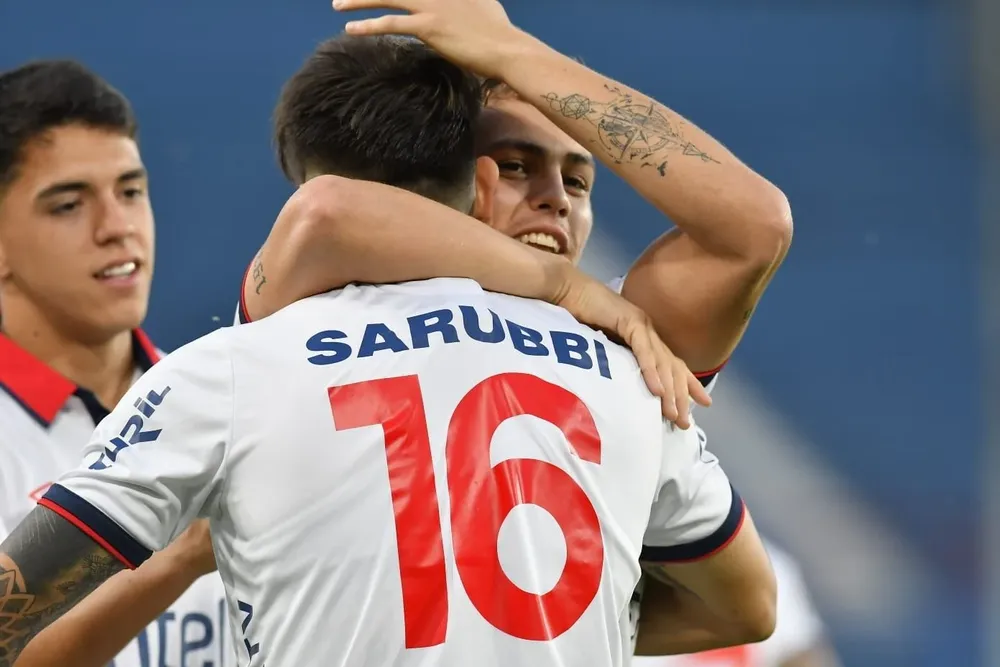 Nacional vuelve a jugar doble competencia