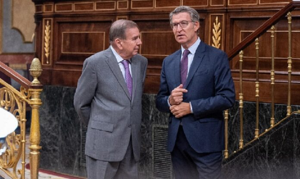 Alberto Núñez Feijóo y Edmundo González Urrutia en el Congreso de los Diputados