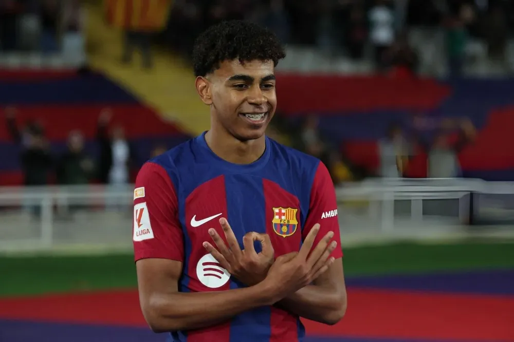 Lamine le da el triunfo al Barça.