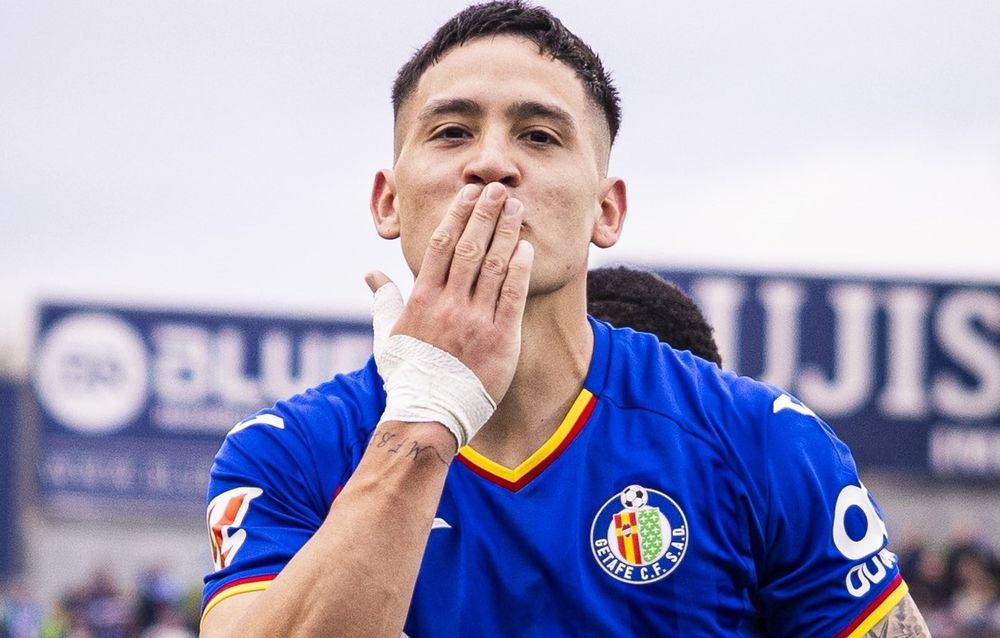 Martín Satriano celebra un nuevo gol para Getafe en LaLiga de España