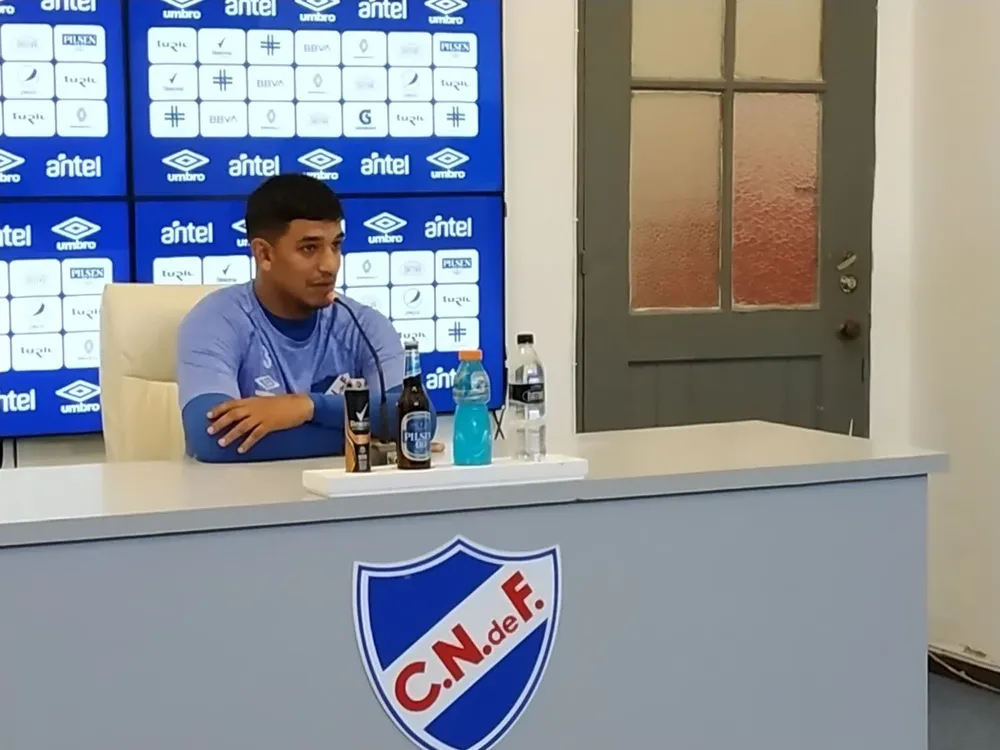 Conferencia de prensa de Diego Polenta en el Gran Parque Central