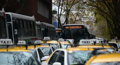 Defensa de la Competencia sugiere flexibilizar regulación en el mercado del taxi