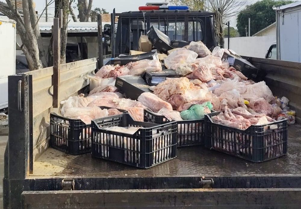 Carne que era manejada en forma riesgosa para su posterior consumo fue decomisada y destruida.