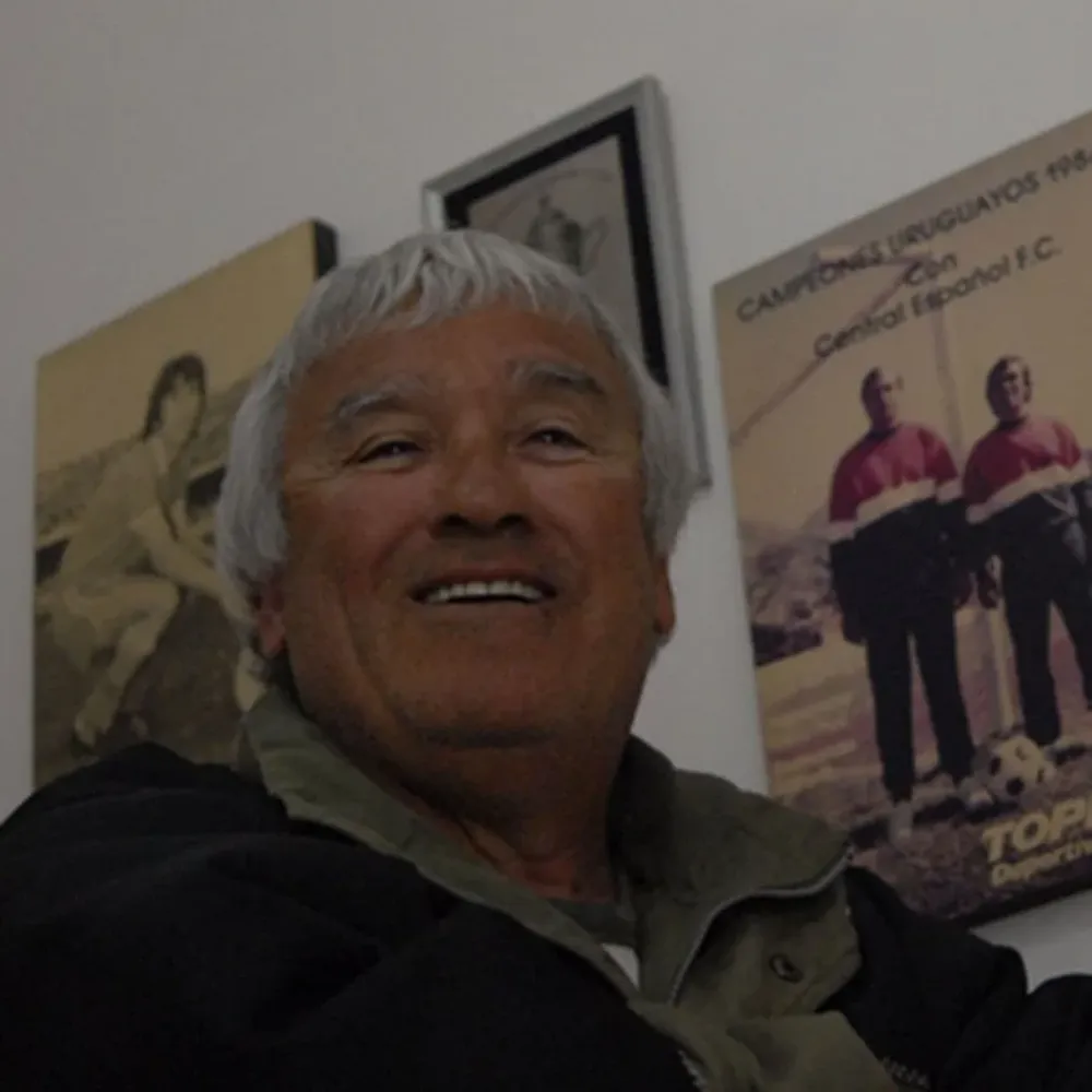 Líber Arispe, campeón como DT de Central Español en 1984, el año que ascendió, aunque no era su primera temporada en la A