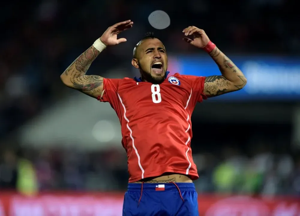 Arturo Vidal, celebra el primer título de Copa América en la historia de Chile