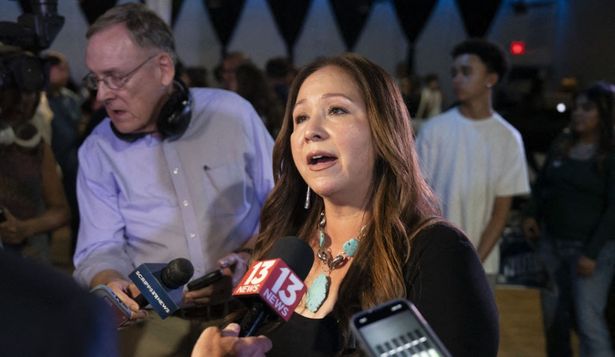 La increíble historia de la congresista latina que quedó en un limbo en medio del shutdown y no pudo jurar su cargo La increíble historia de la congresista latina que quedó en un limbo en medio del shutdown y no pudo jurar su cargo