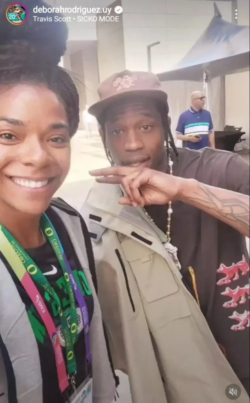 La foto de Déborah Rodríguez con el rapero Travis Scott en Eugene