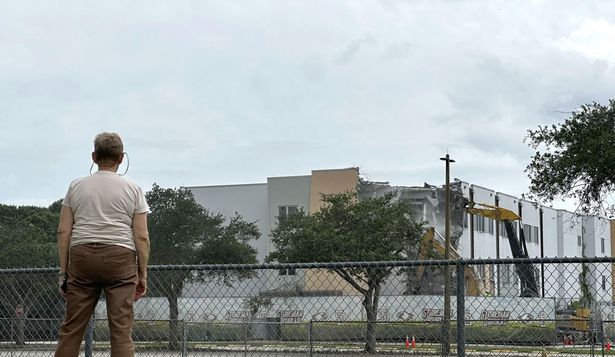 Comenzó la demolición del edificio de la masacre de Parkland: qué dicen los familiares de las víctimas