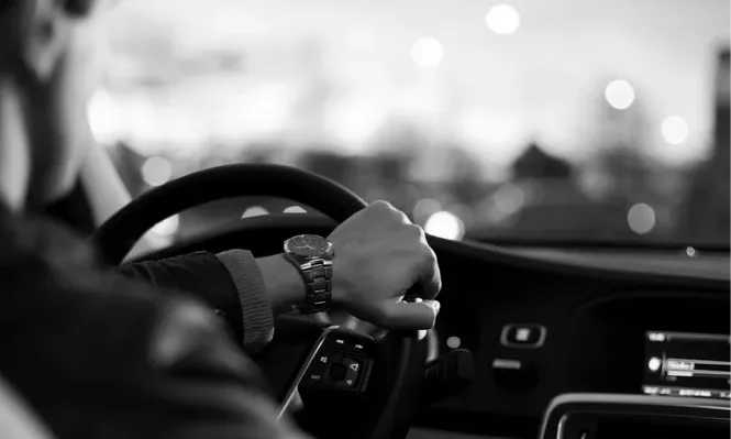 Mowi: la app para programar viajes en camionetas y remises