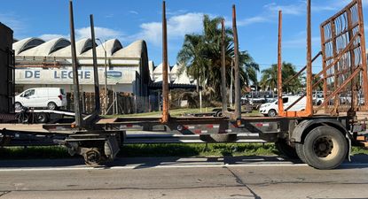 accesos: peaton de 23 anos resulto herido tras ser impactado por doble rueda que se desprendio de un camion